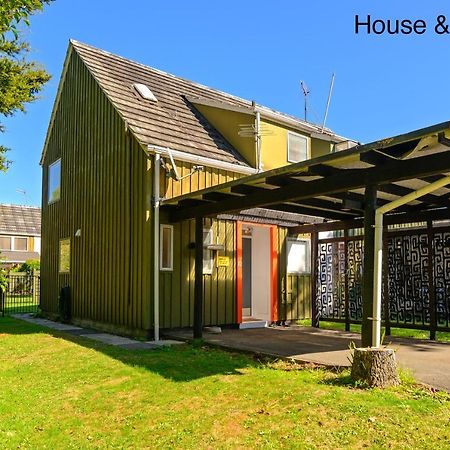 Water'S Edge City Retreat Rotorua Exterior photo